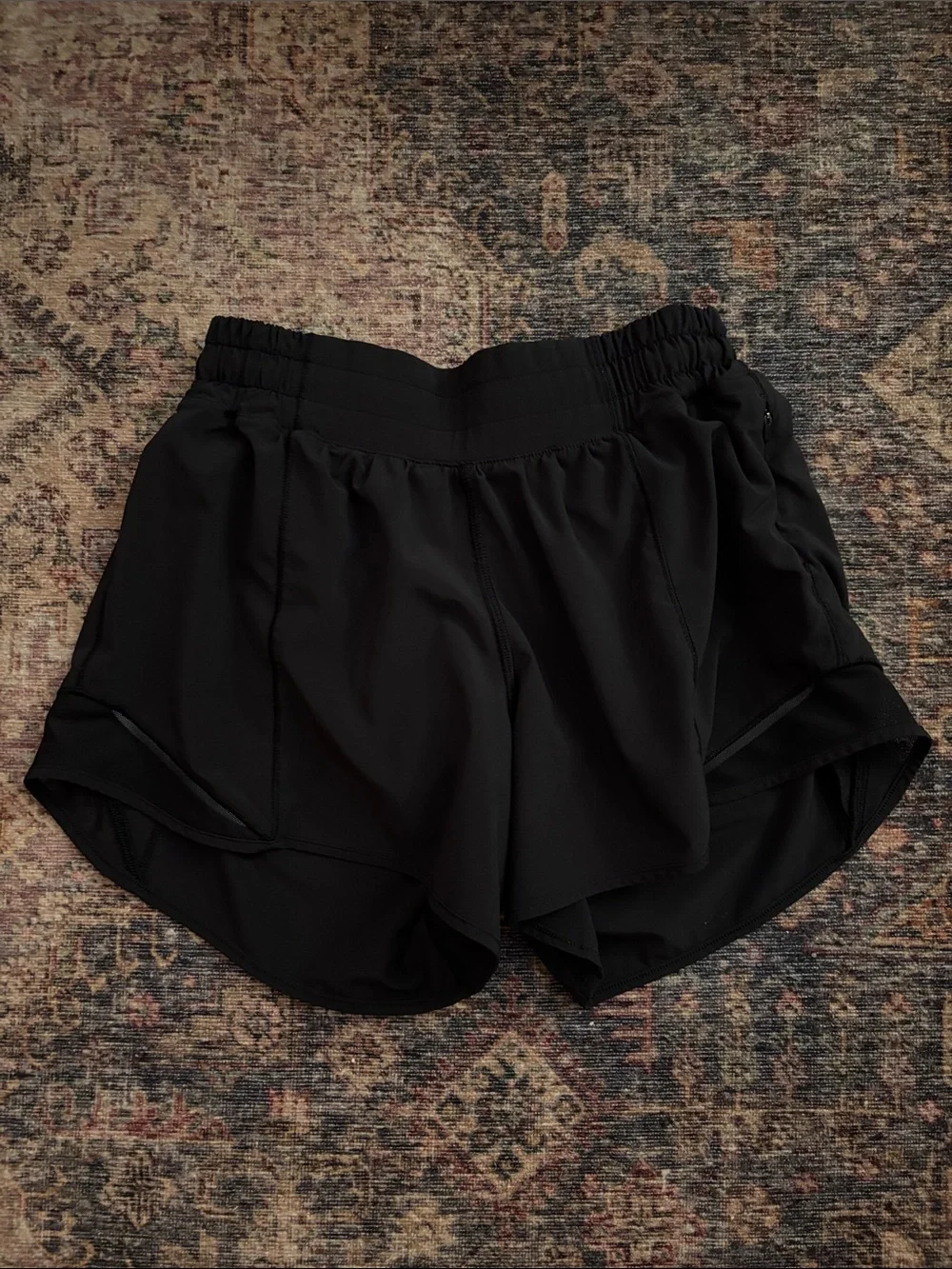 Lululemon Hotty Hot Low Rise 4 inch Shorts